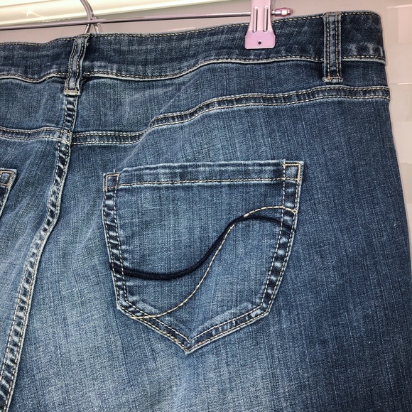 🎉3xHP🎉 LANE BRYANT Boot Cut Genuine Fit Jeans Distressed Stretch Size 16R NEW! - Picture 10 of 13